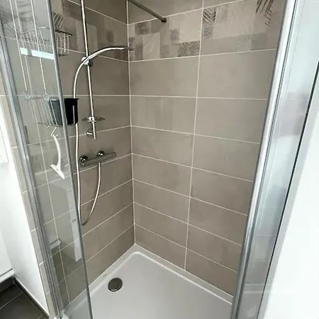 Avec Balcon Et Parking!