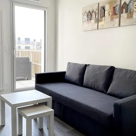 Apartment Avec Balcon Et Parking! *